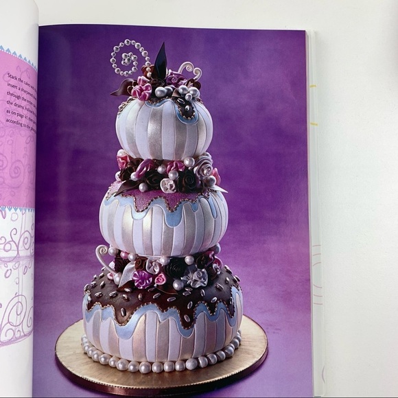 Cakes To  Dream On By Colette Peters - Picture 10 of 11